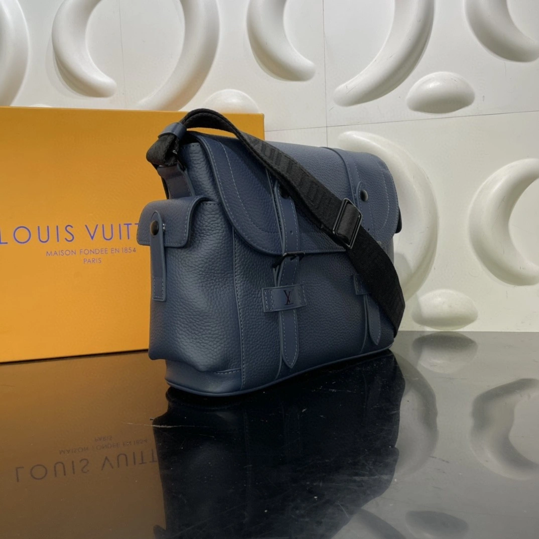 MOMO- M58475 cowhide item : A-B00L2301