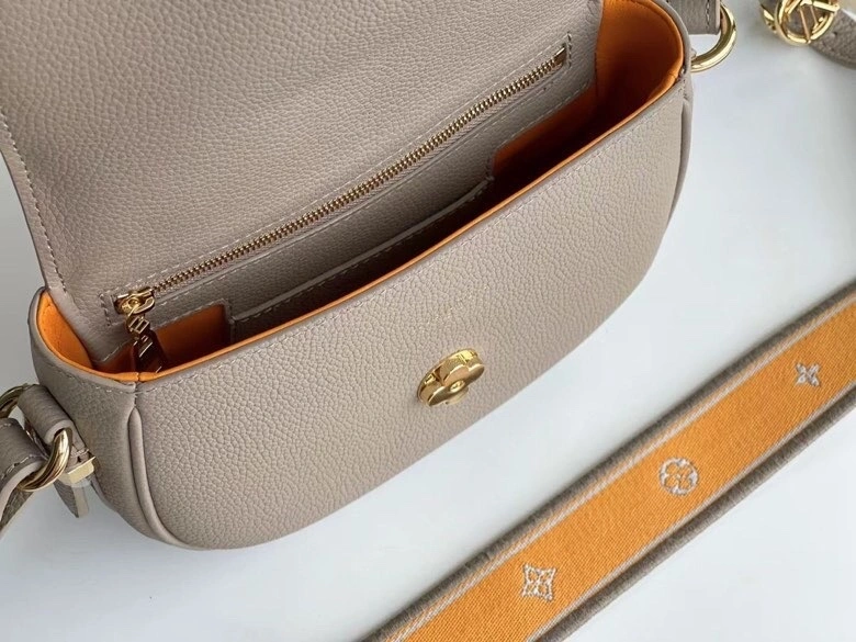 MOMO- M58728 Calfskin item : A-B116L1915