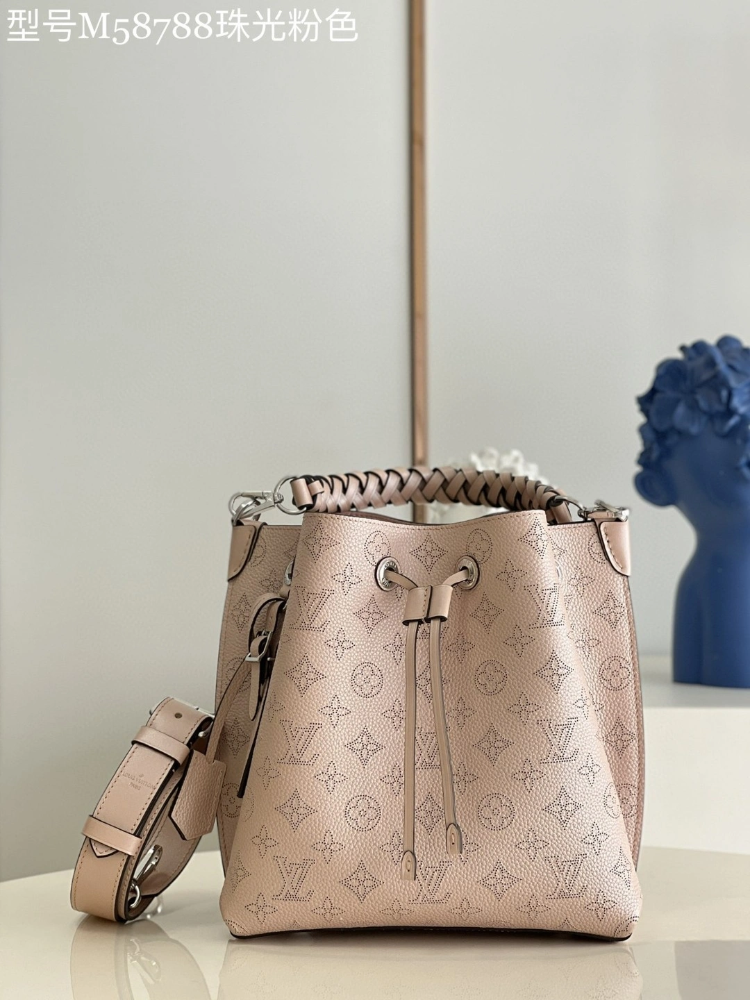 MOMO- M58789 item : A-B00L1605
