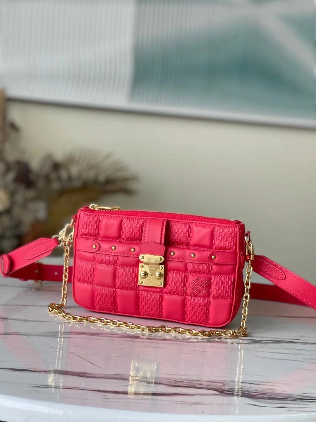 MOMO- M59049 sheephide item : A-B00L1743