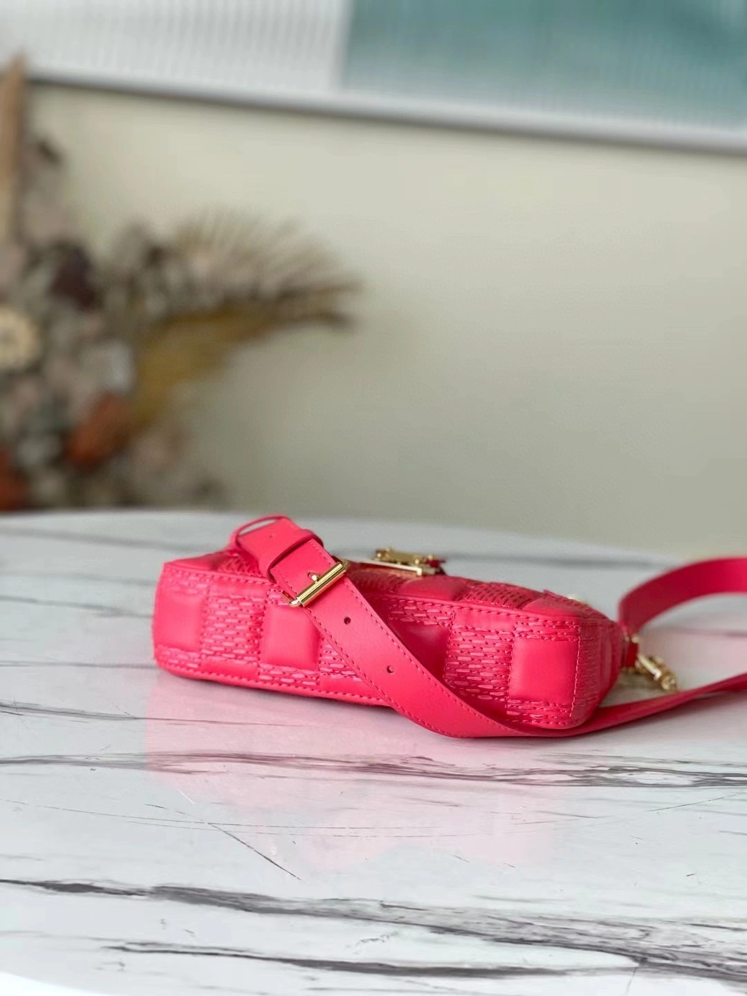MOMO- M59049 sheephide item : A-B00L1743