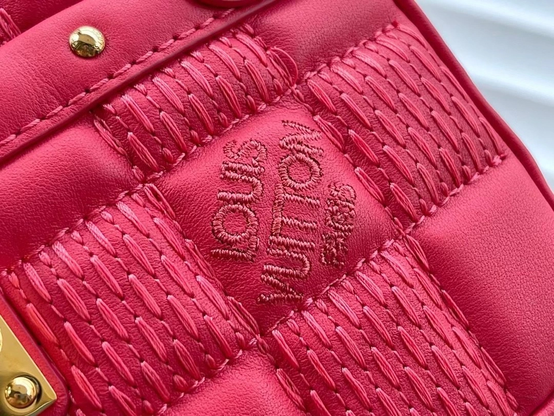 MOMO- M59049 sheephide item : A-B00L1743