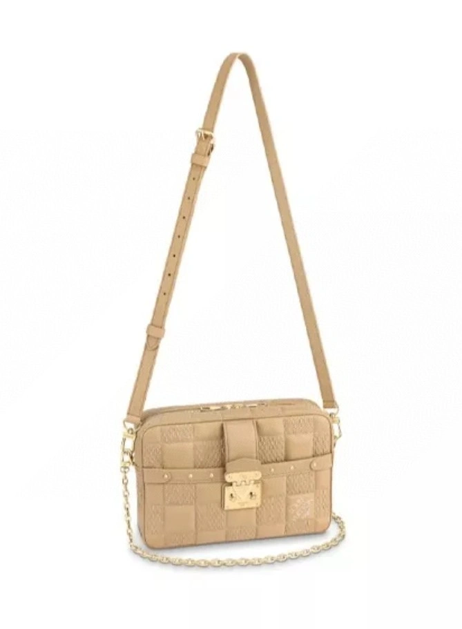 MOMO- M59111 sheephide item : A-B00L1926