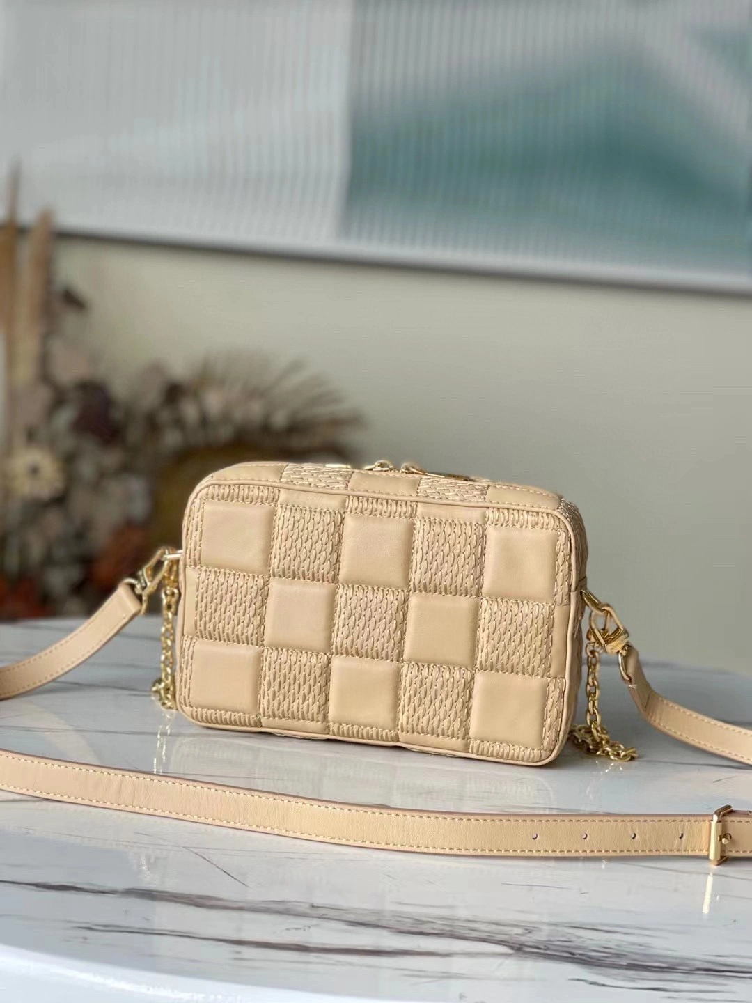 MOMO- M59111 sheephide item : A-B00L1926