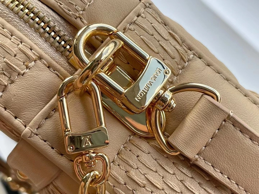 MOMO- M59111 sheephide item : A-B00L1926
