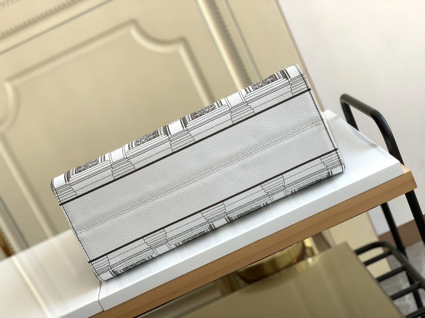 MOMO- M59264 Calfskin item : A-B330L1756