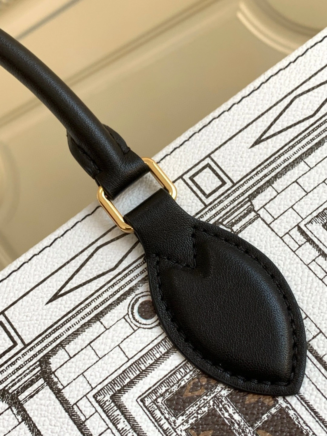MOMO- M59264 Calfskin item : A-B330L1756