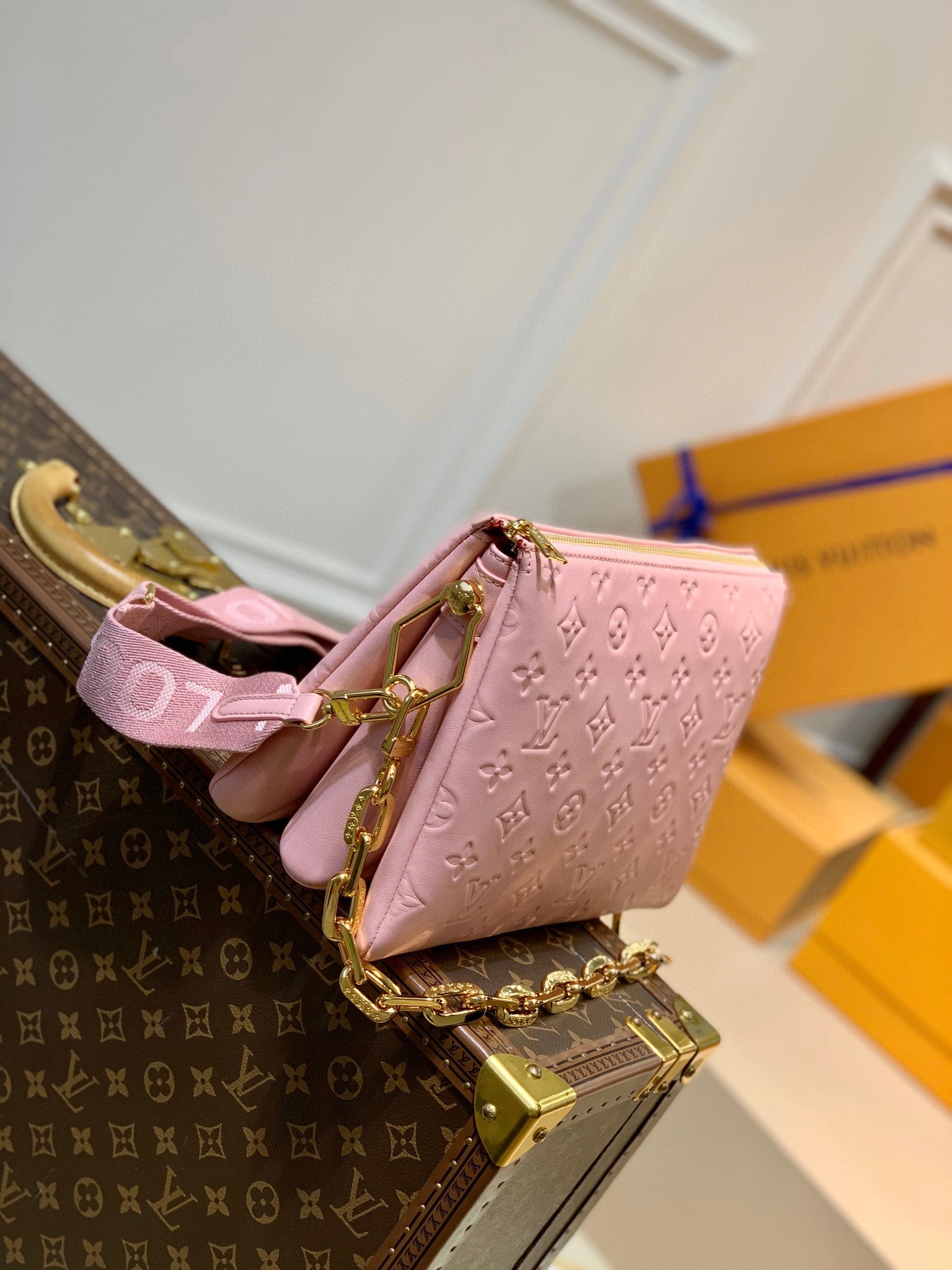 MOMO- M59276 item：B-B330E2625C