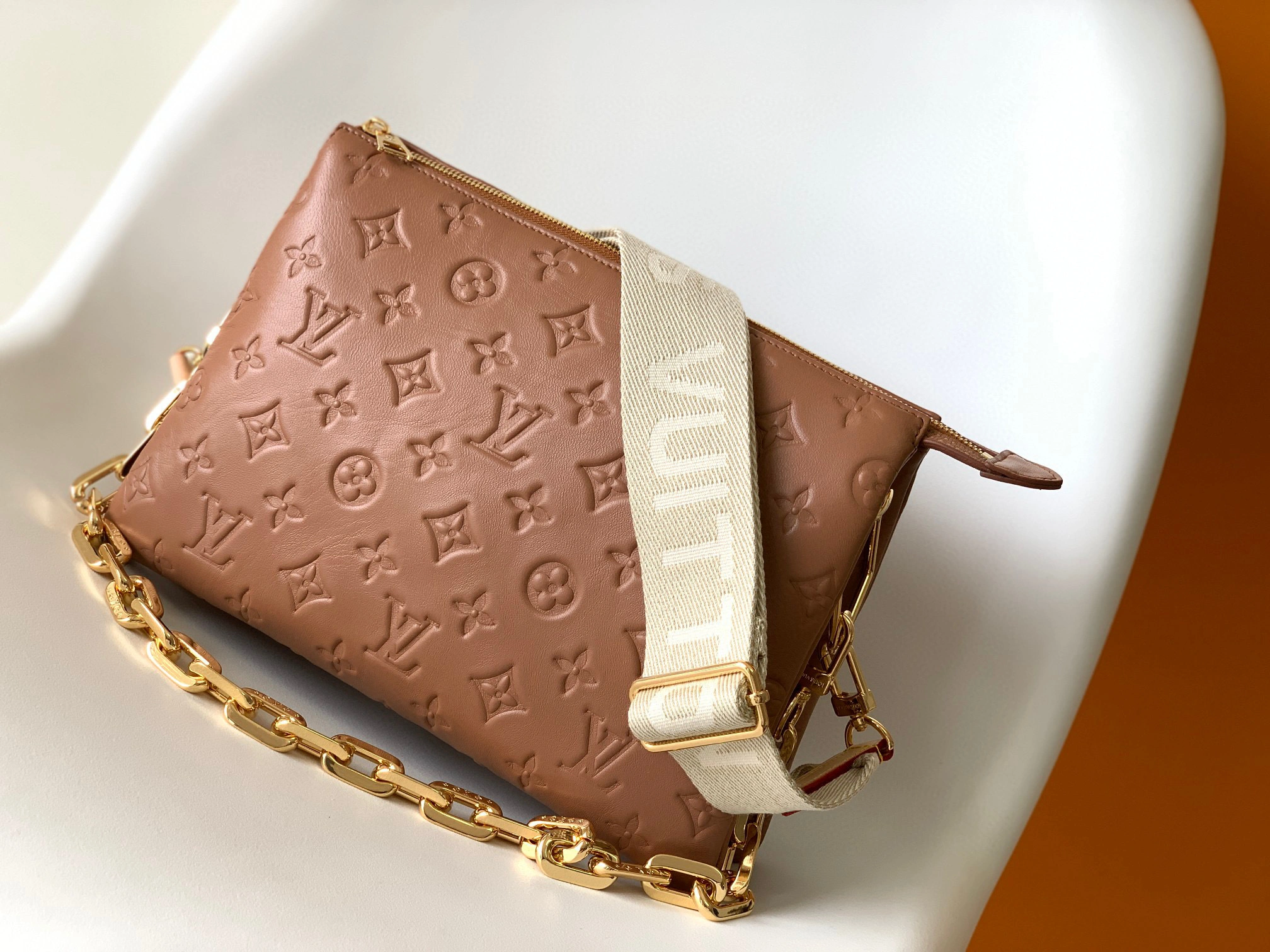 MOMO- M59277 item：B-B330E2624C