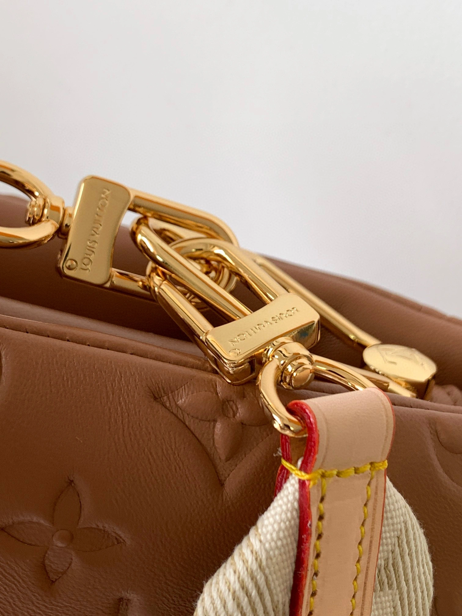 MOMO- M59277 item：B-B330E2624C