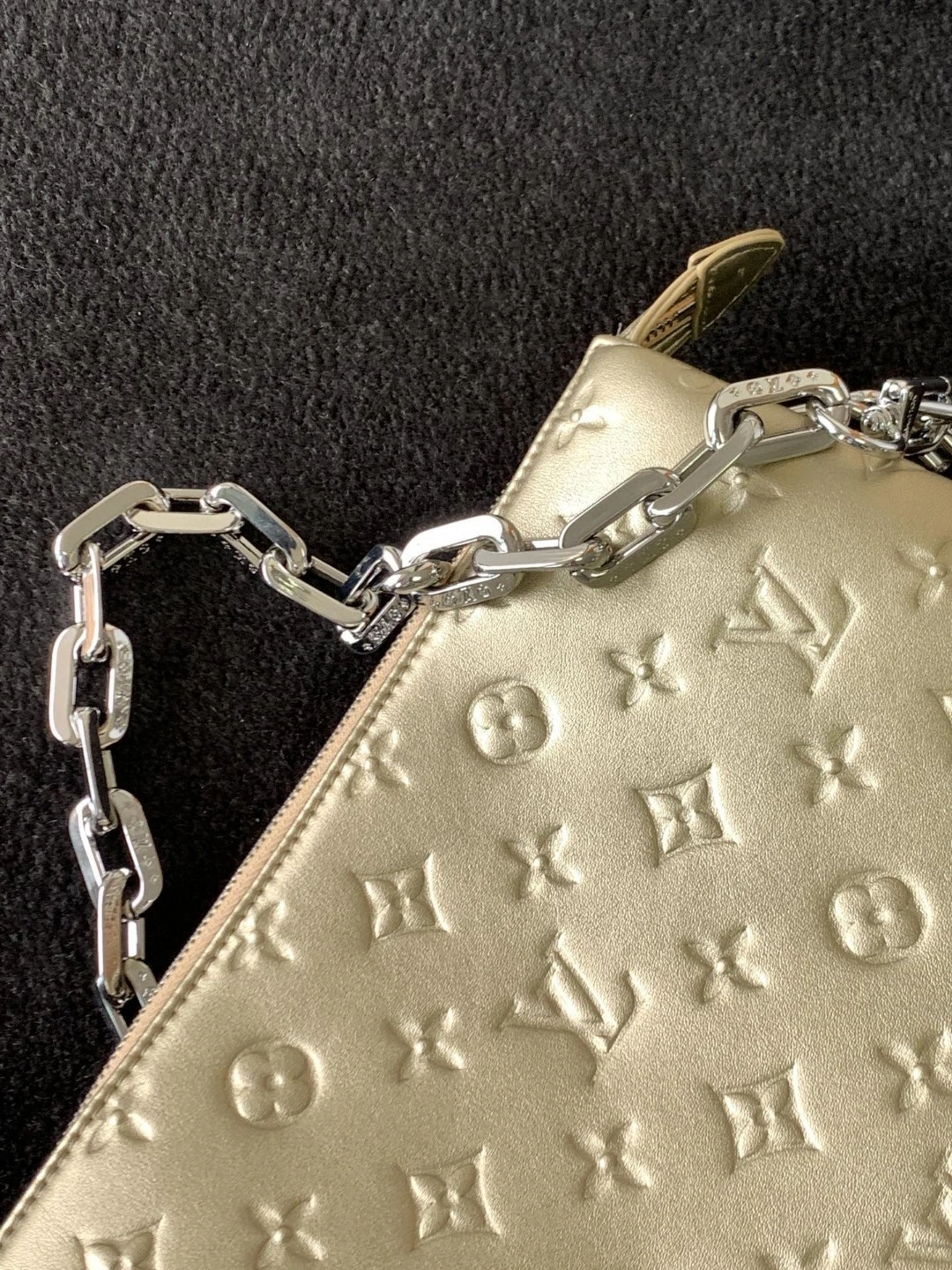 MOMO- M59278 sheephide item : A-B330L1905
