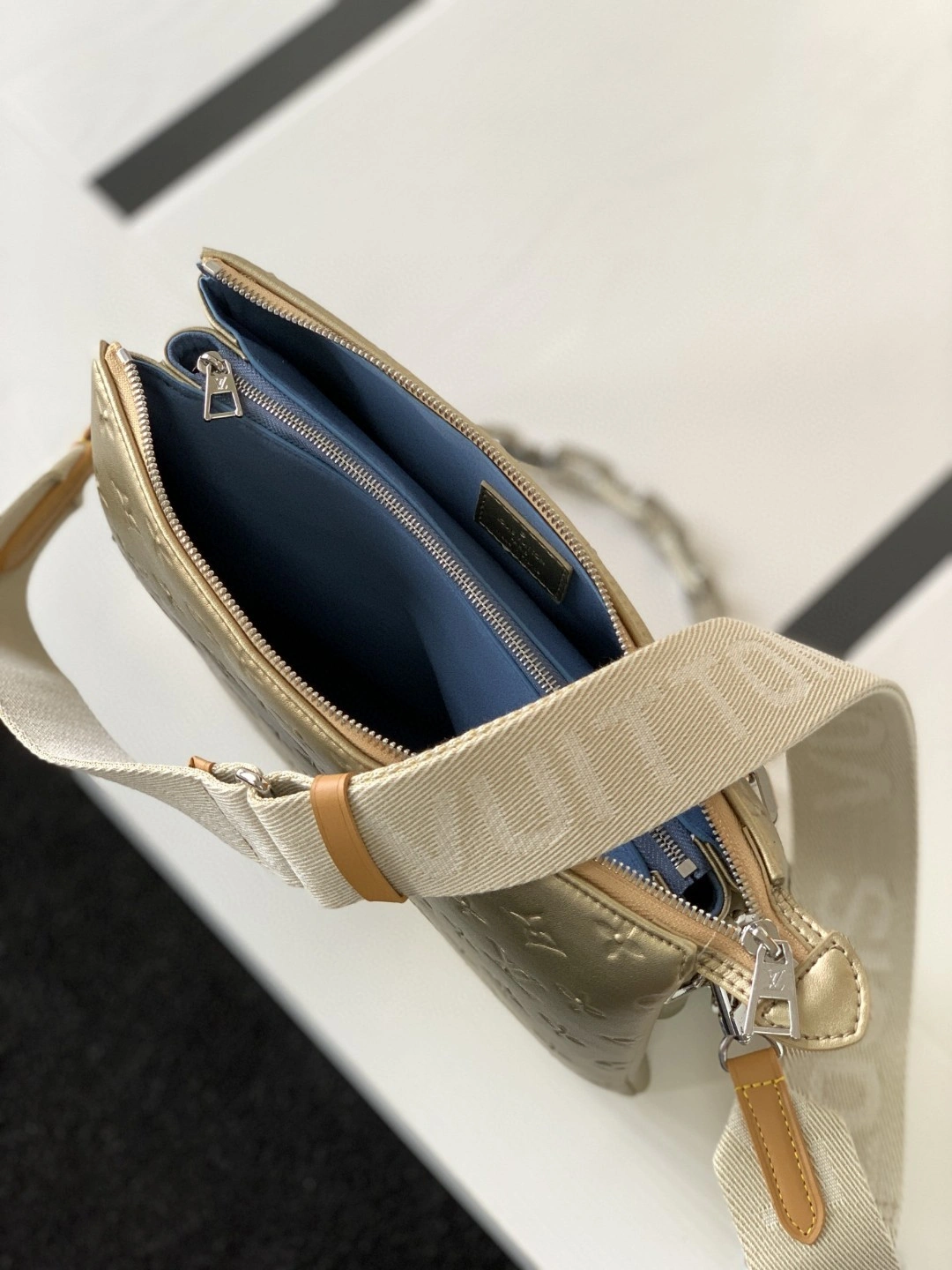 MOMO- M59278 sheephide item : A-B330L1905