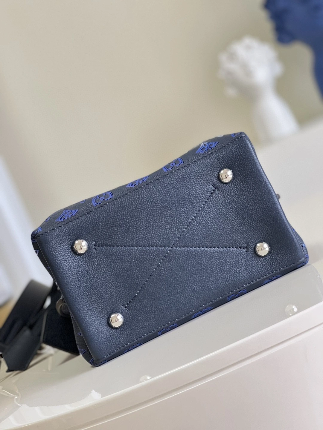 MOMO- M59554 cowhide item : A-B330L2216
