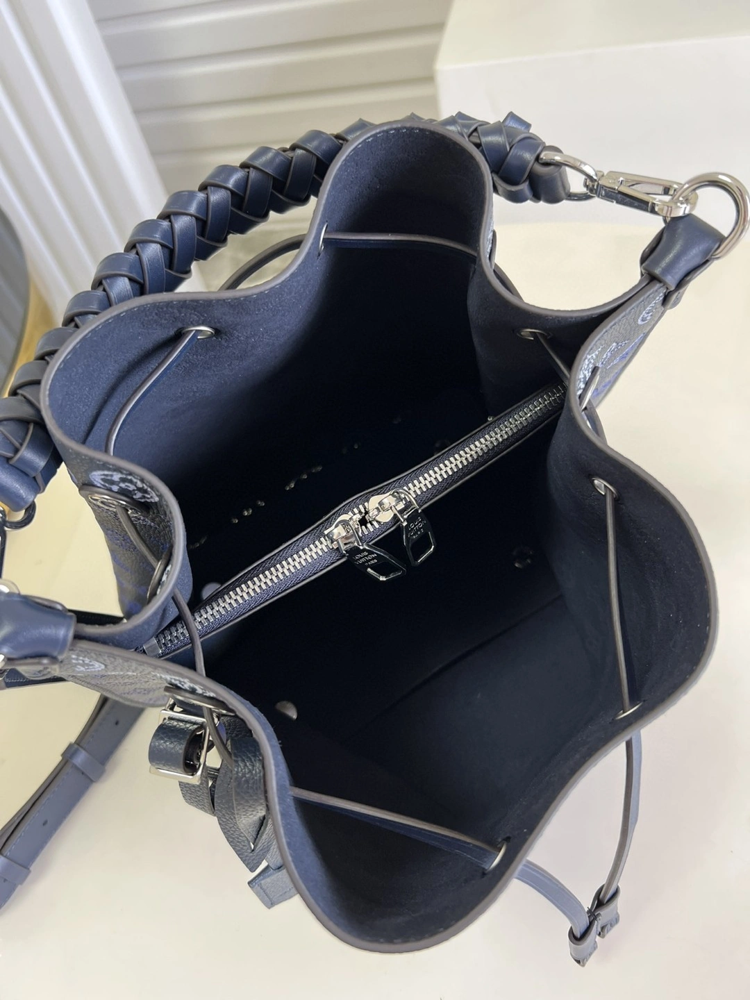MOMO- M59554 cowhide item : A-B330L2216