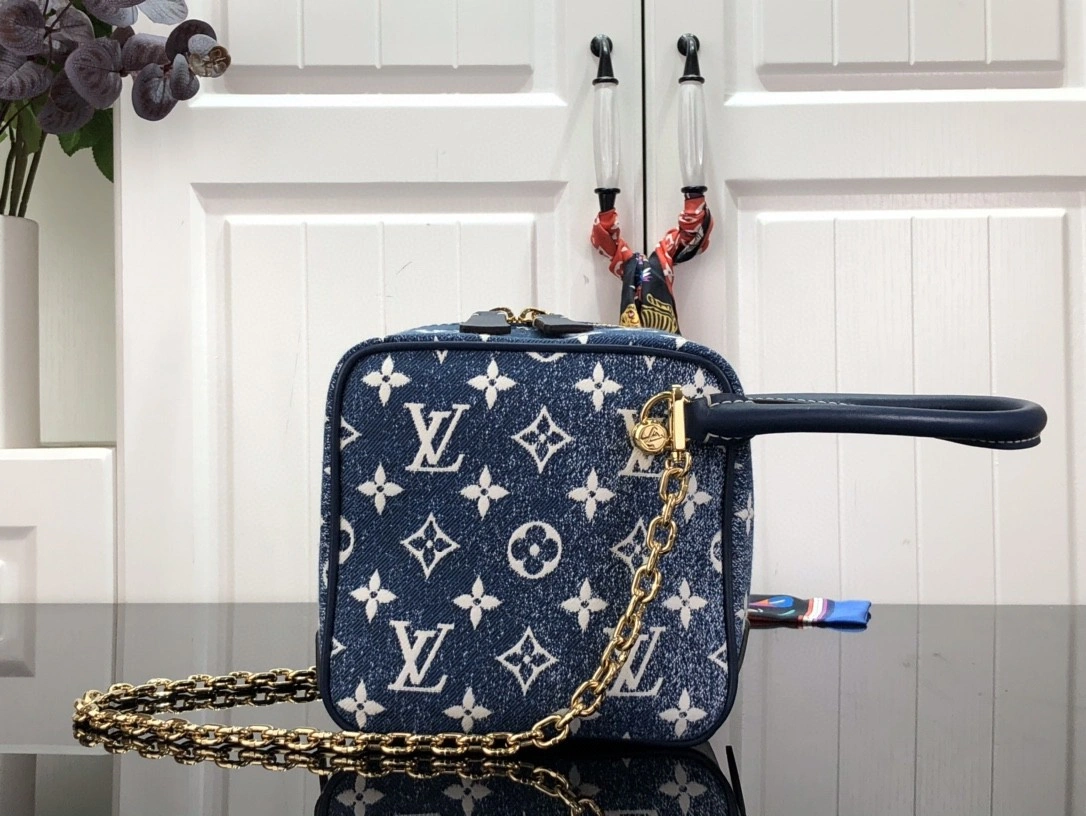 MOMO- M59611 SQUARE item : B-B065C0938