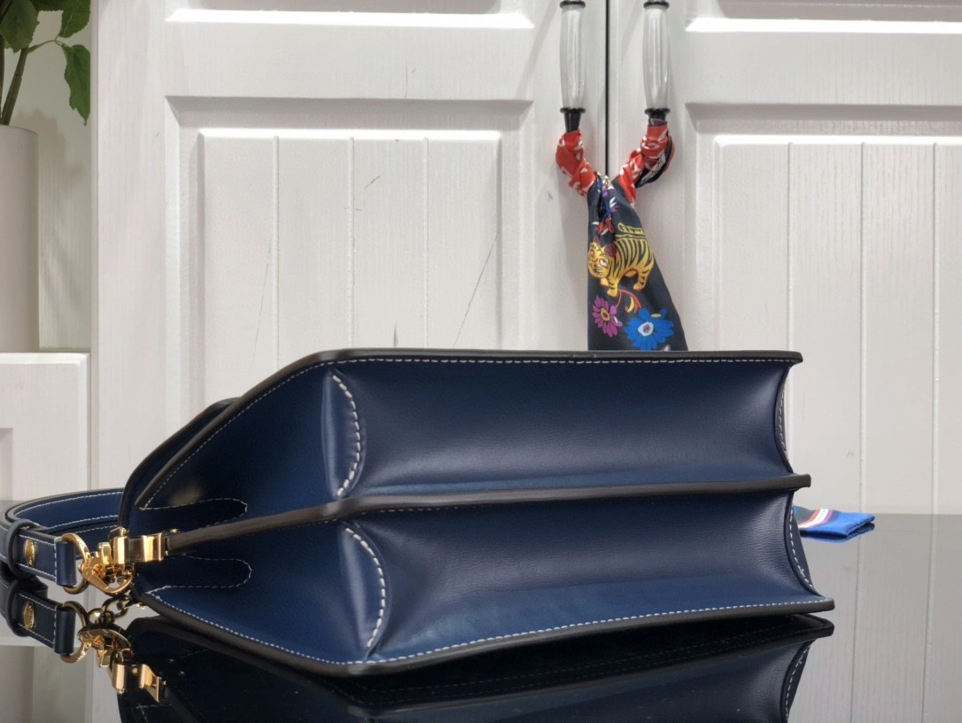 MOMO- M59631 cowhide DAUPHINE item : B-B063D1011