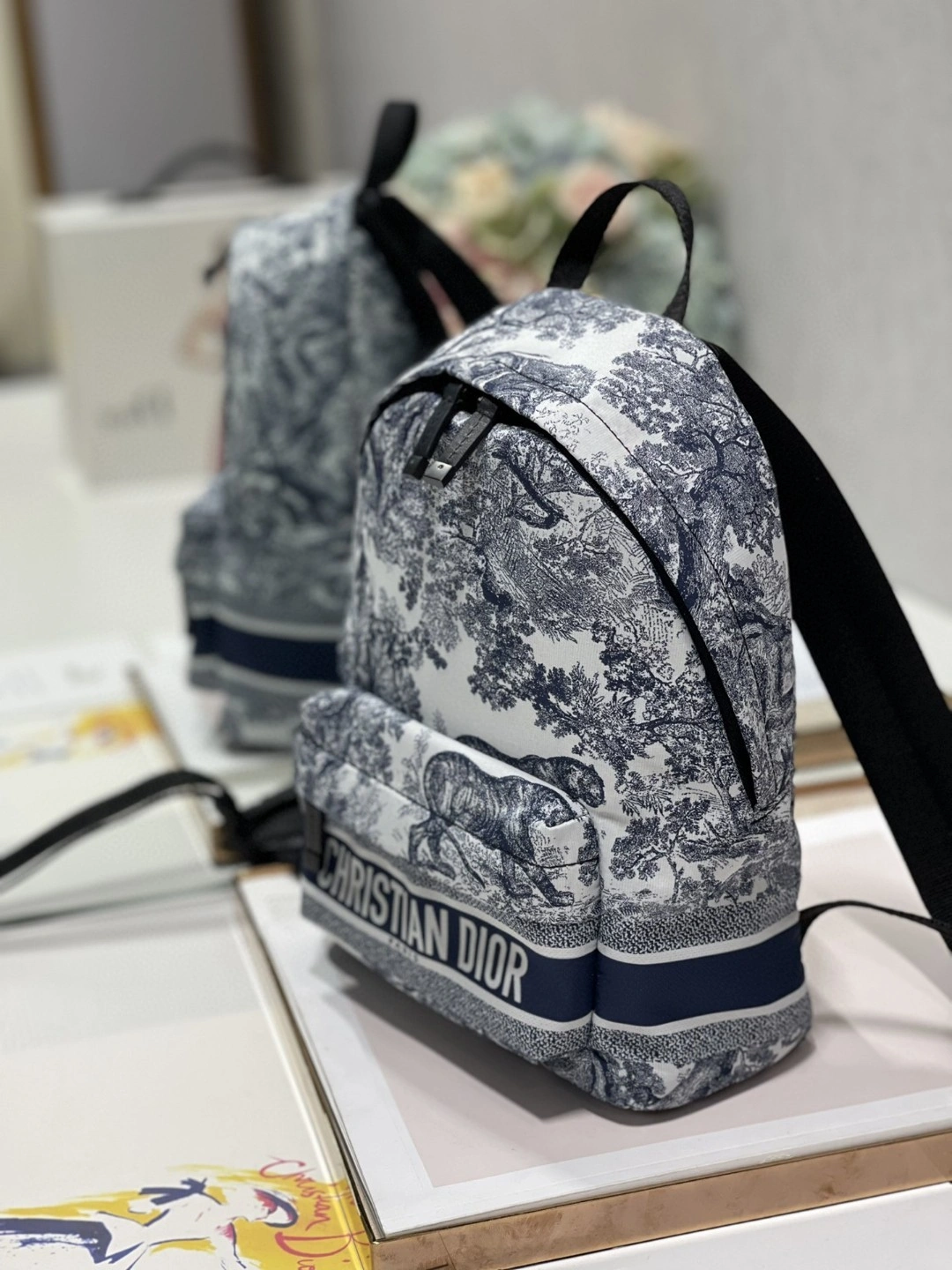 MOMO- M6108SNTJ Travel Backpack item : B-B00M1324
