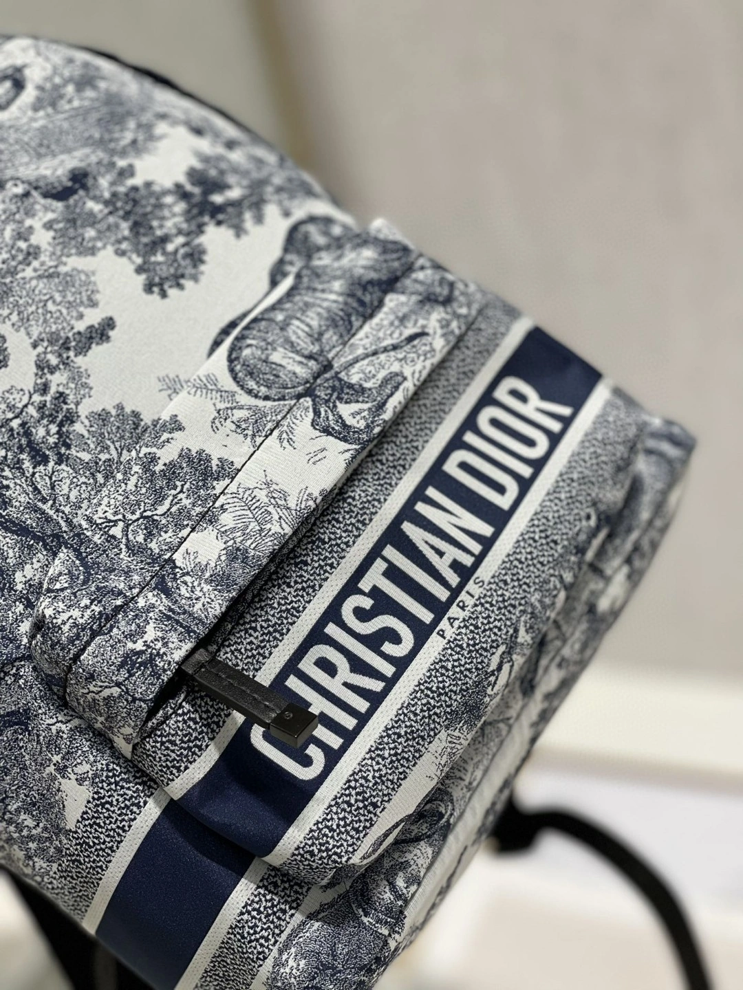 MOMO- M6108SNTJ Travel Backpack item : B-B00M1324