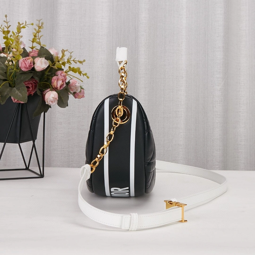 MOMO- M7200ONOA Vib sheephide item : B-B00M1342