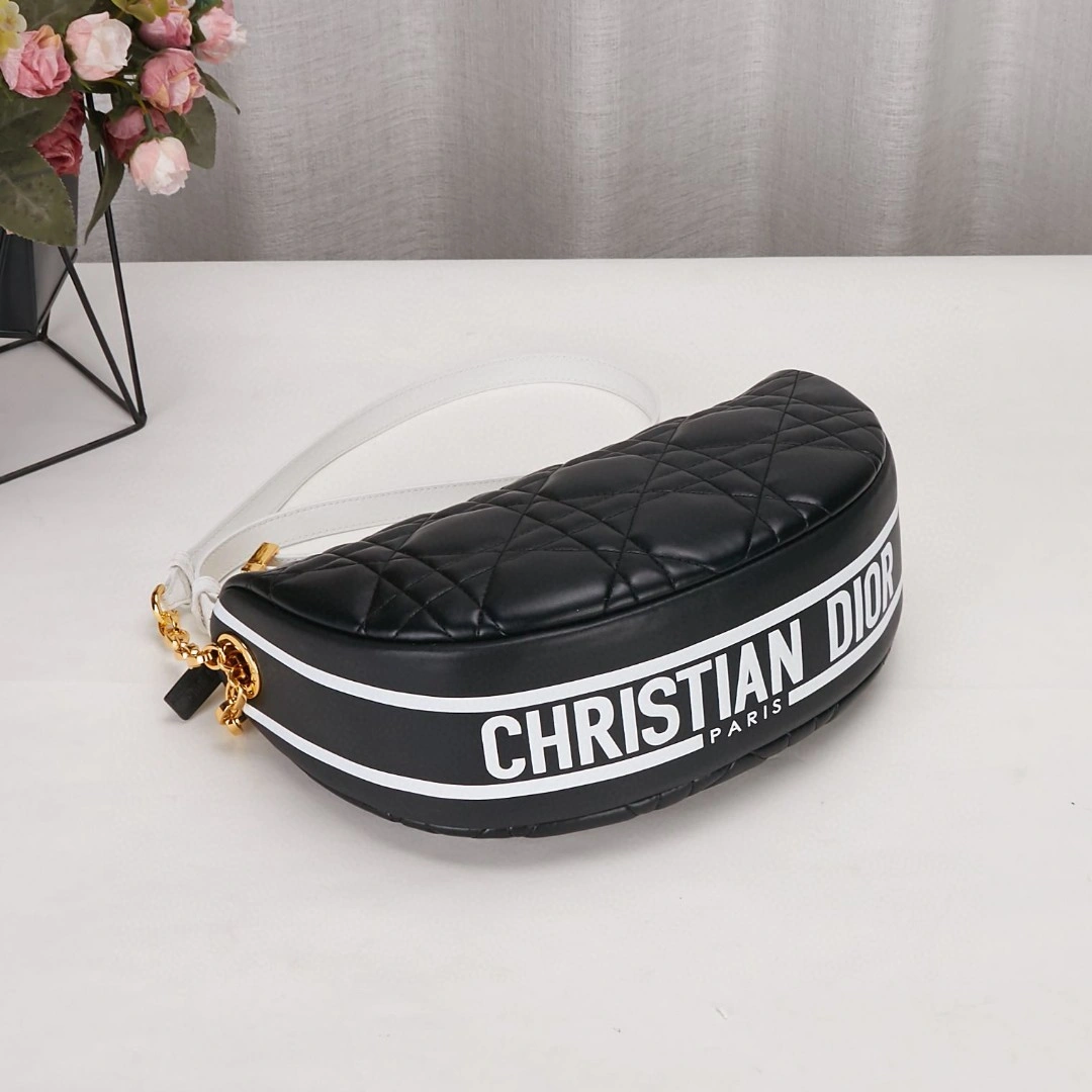 MOMO- M7200ONOA Vib sheephide item : B-B00M1342
