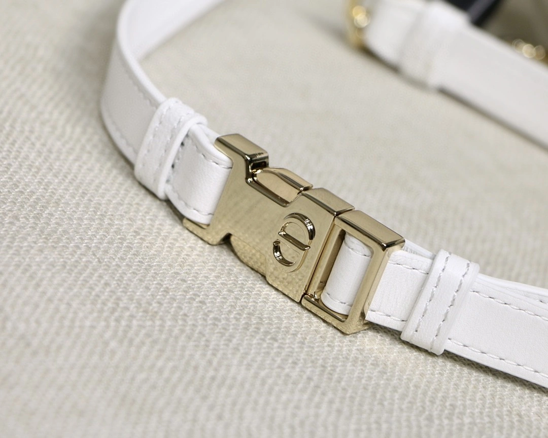 MOMO- M7200ONOG Vibe sheephide item : B-B00M1330