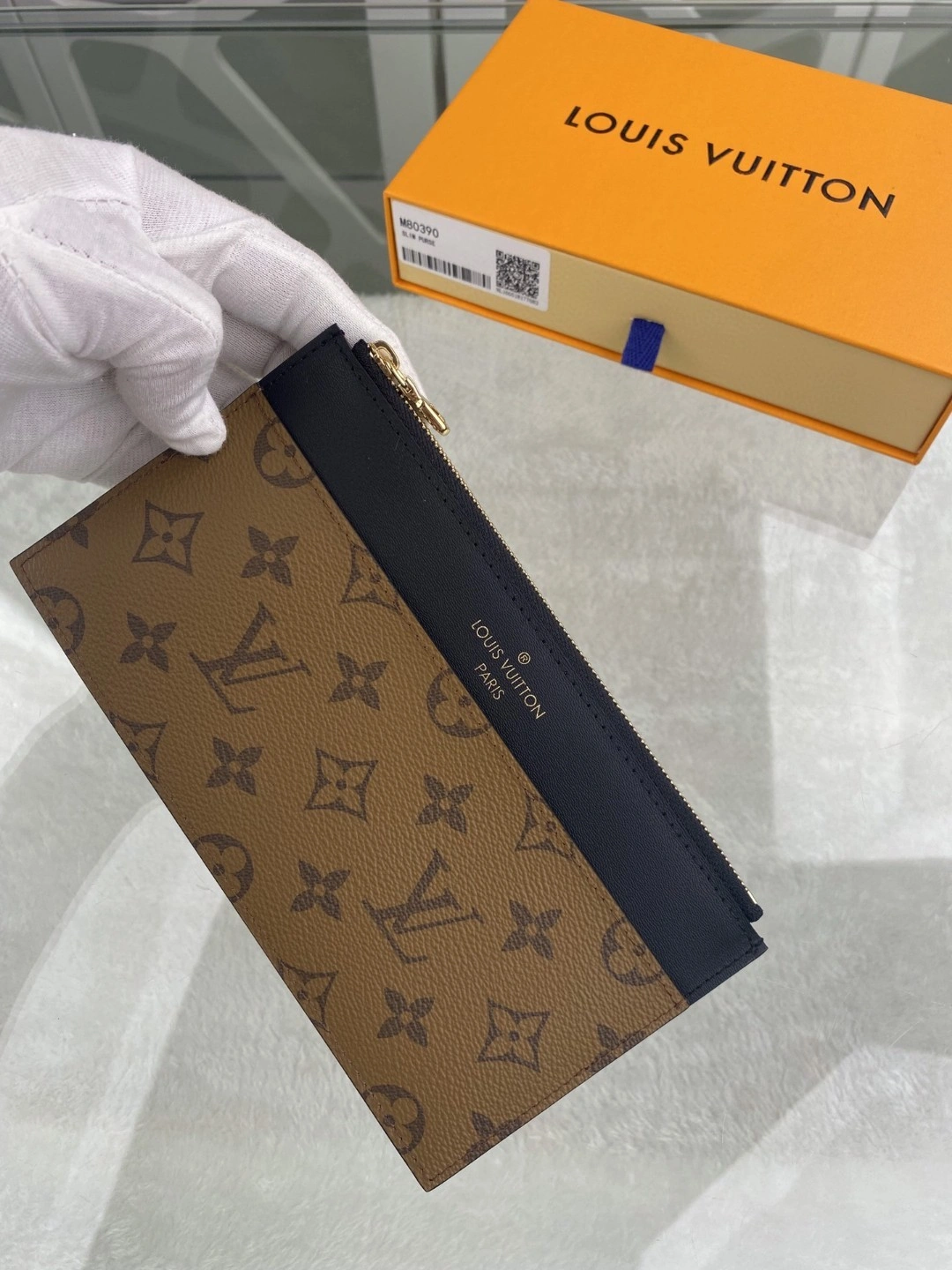 MOMO- M80390 cowhide item : A-B040L2508