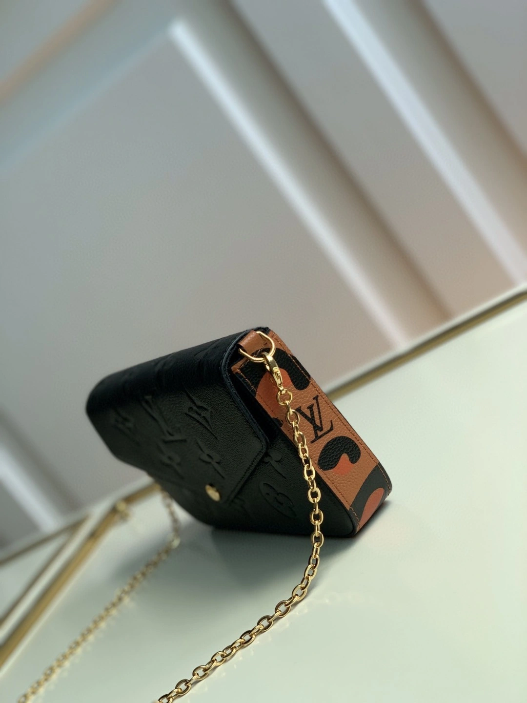 MOMO- M80679 item : A-B00L1923