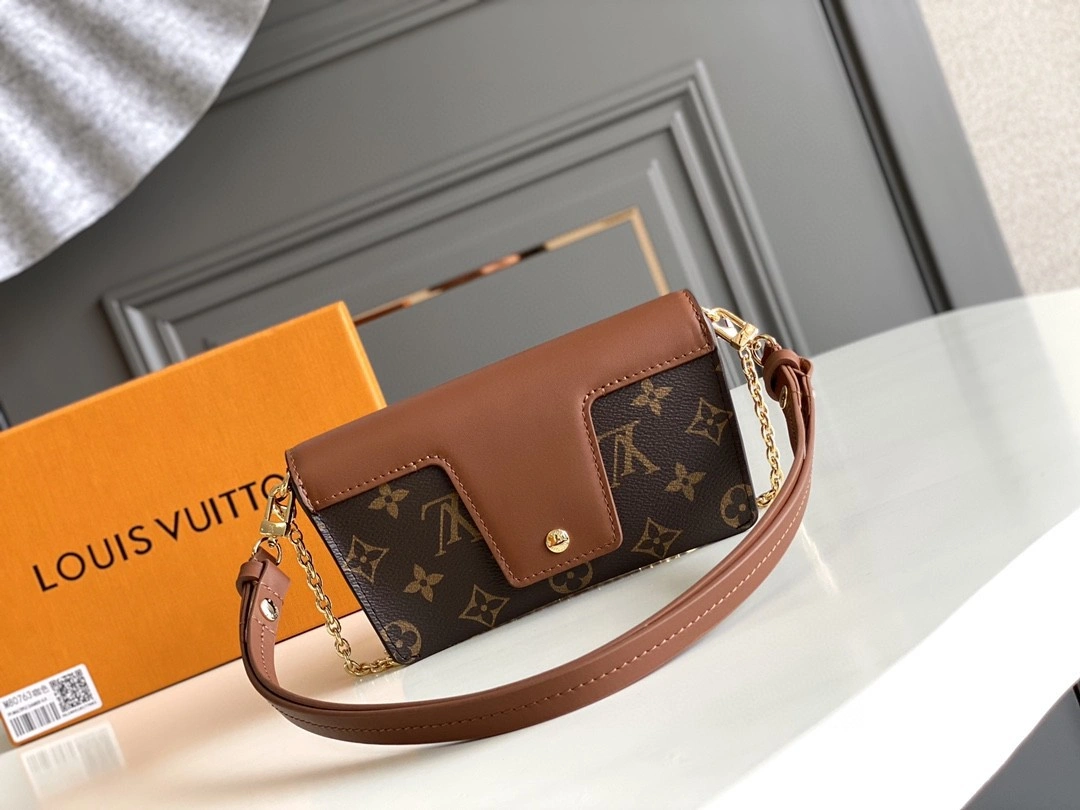 MOMO- M80763 cowhide item : A-B00L2902