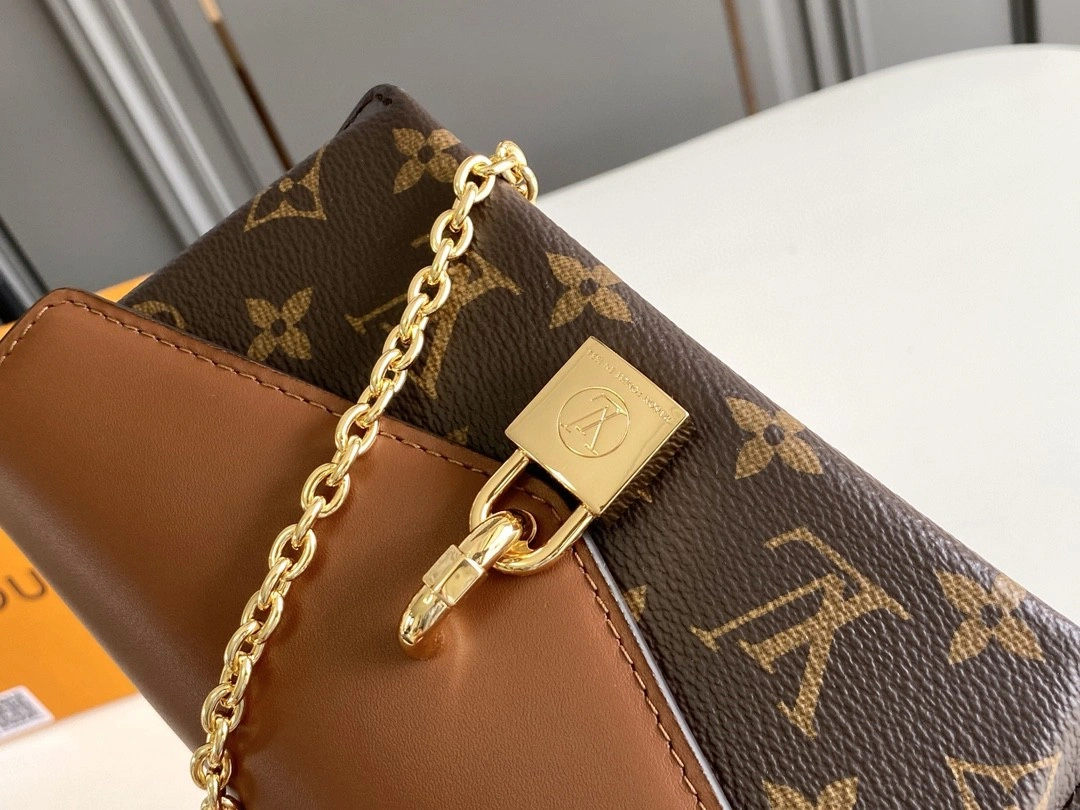 MOMO- M80763 cowhide item : A-B00L2902