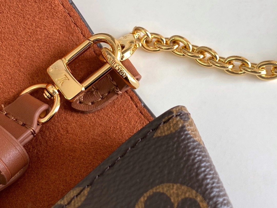 MOMO- M80763 cowhide item : A-B00L2902