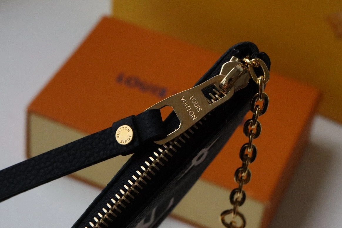 &MOMO- M80885 item : B-B063C1301