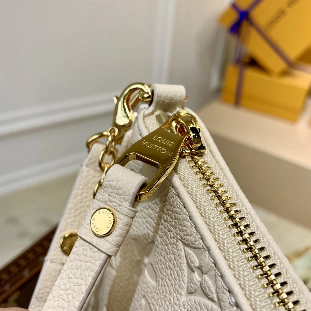MOMO- M81066 Easy Pouch On Strap item : B-B202D1825