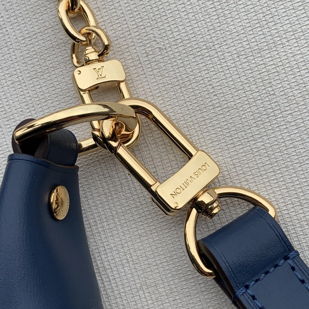 MOMO- M81166 Loop item : B-B070C0906