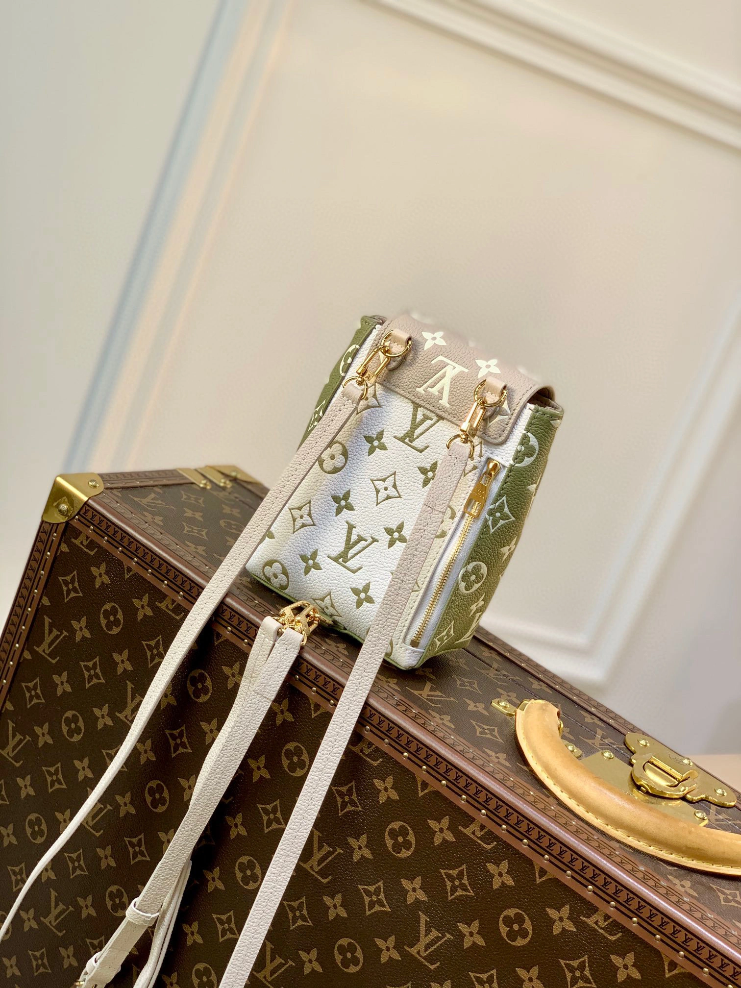 MOMO- M81351 item：B-B000E2610C