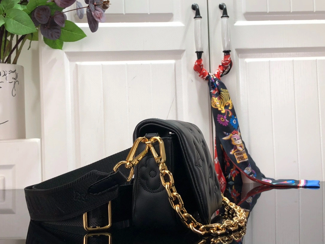 MOMO- M81398 Wallet on Strap Bubblegram Monogram item：B-B063E1723C