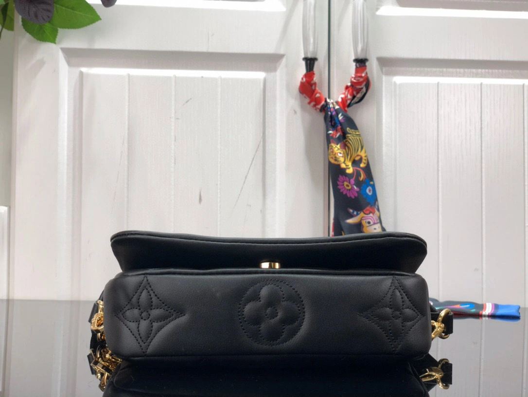 MOMO- M81398 Wallet on Strap Bubblegram Monogram item：B-B063E1723C