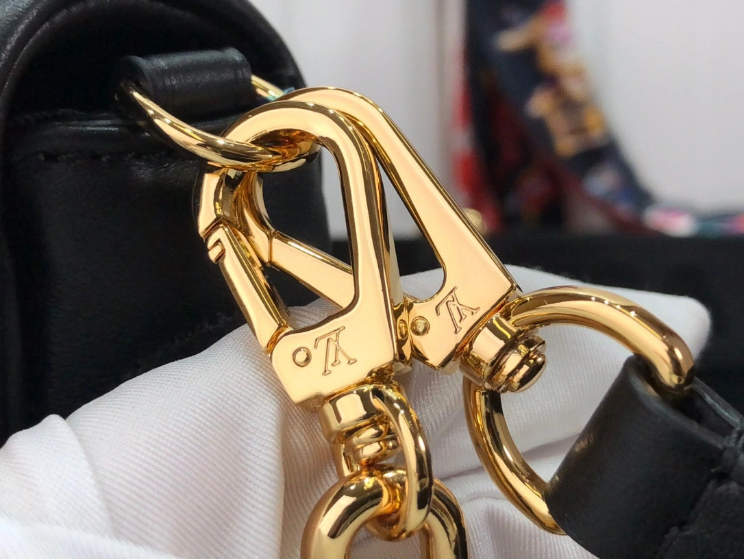 MOMO- M81398 Wallet on Strap Bubblegram Monogram item：B-B063E1723C