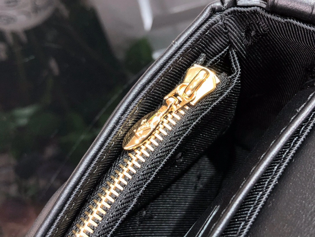 MOMO- M81398 Wallet on Strap Bubblegram Monogram item：B-B063E1723C