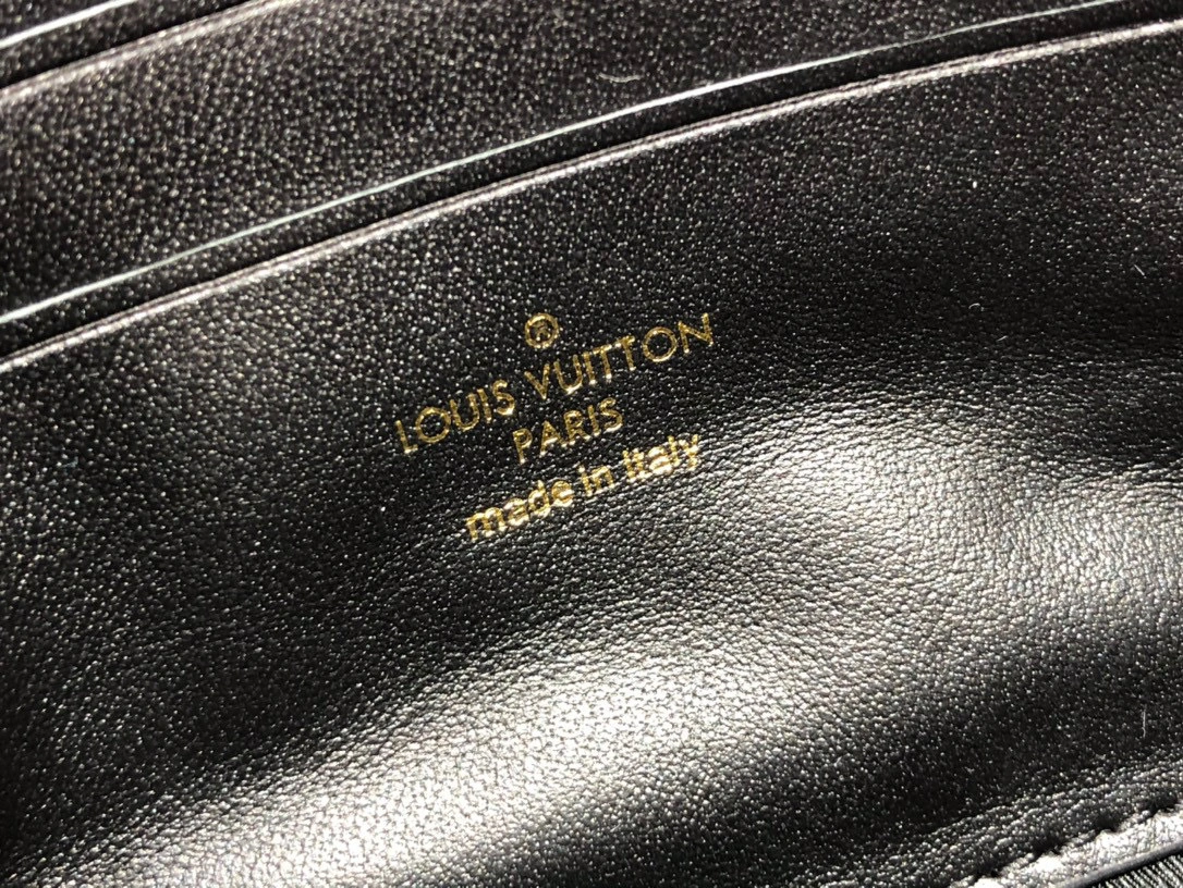 MOMO- M81398 Wallet on Strap Bubblegram Monogram item：B-B063E1723C
