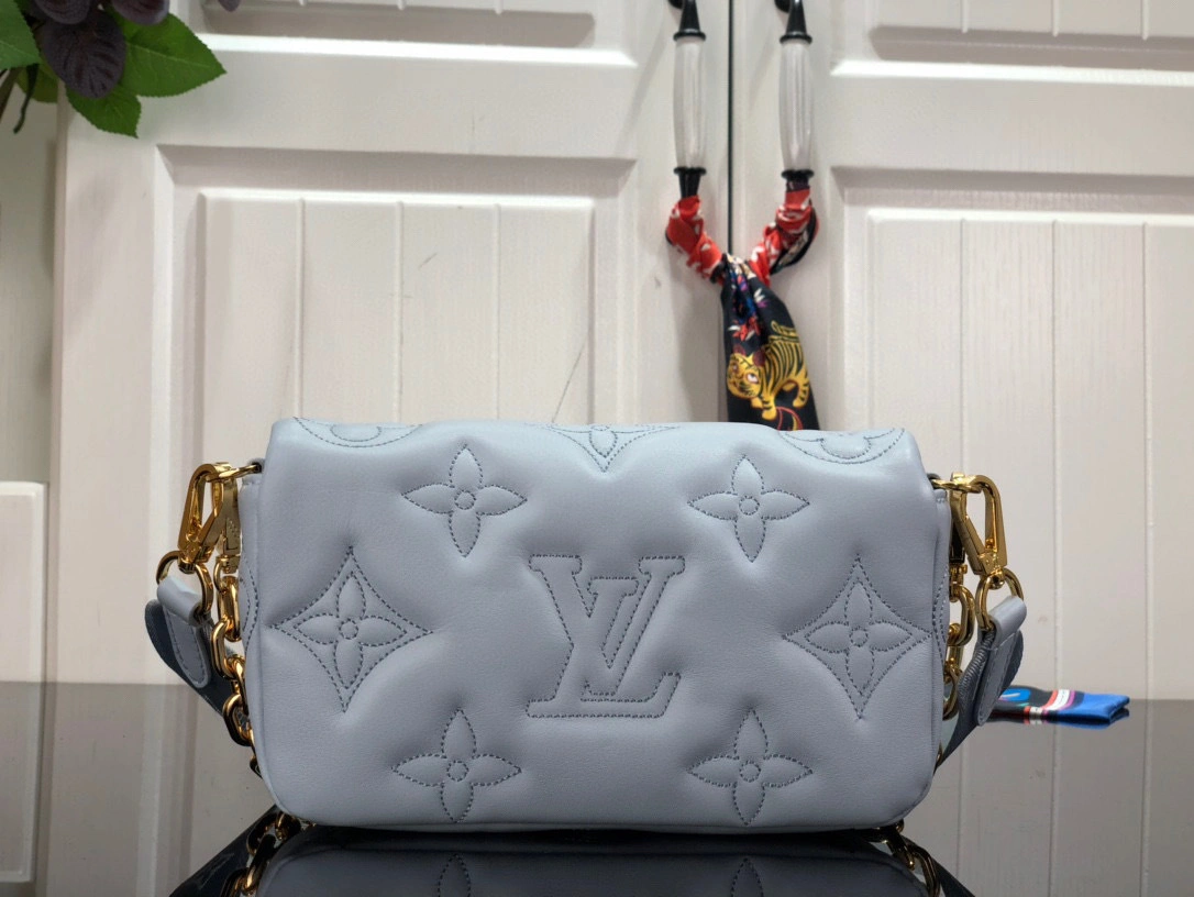 MOMO- M81399 Wallet on Strap Bubblegram Monogram item：B-B063E1724C