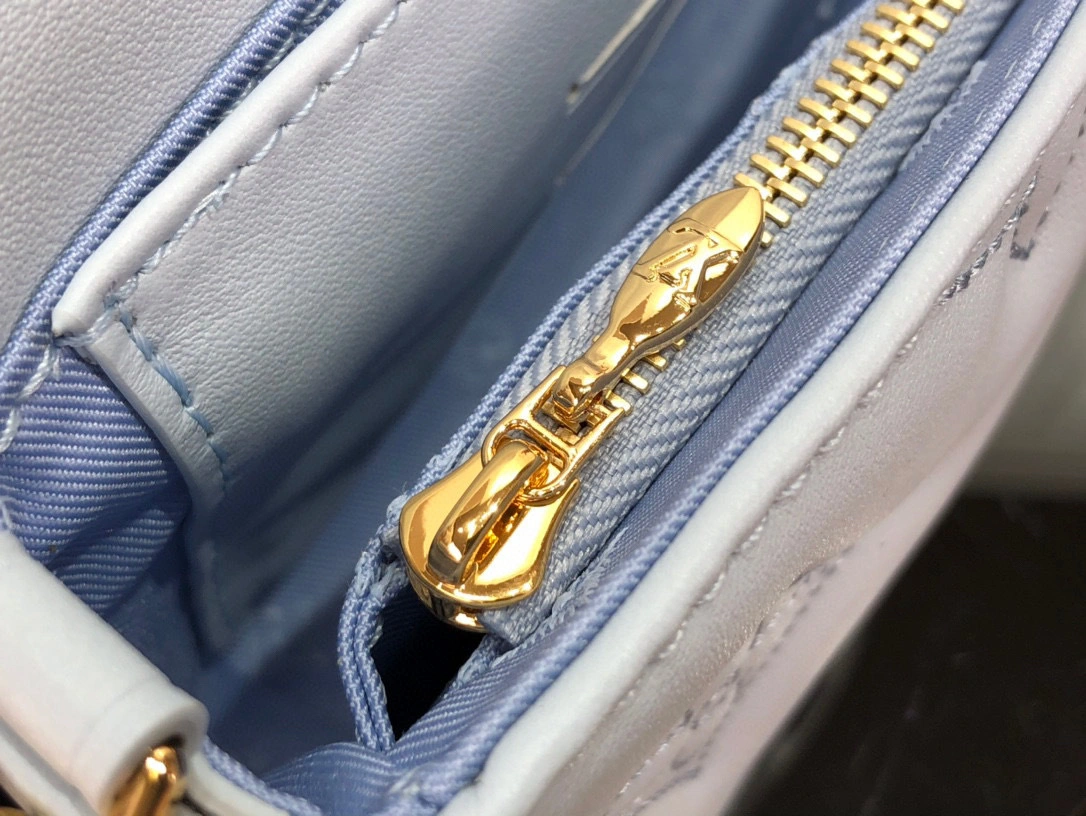 MOMO- M81399 Wallet on Strap Bubblegram Monogram item：B-B063E1724C