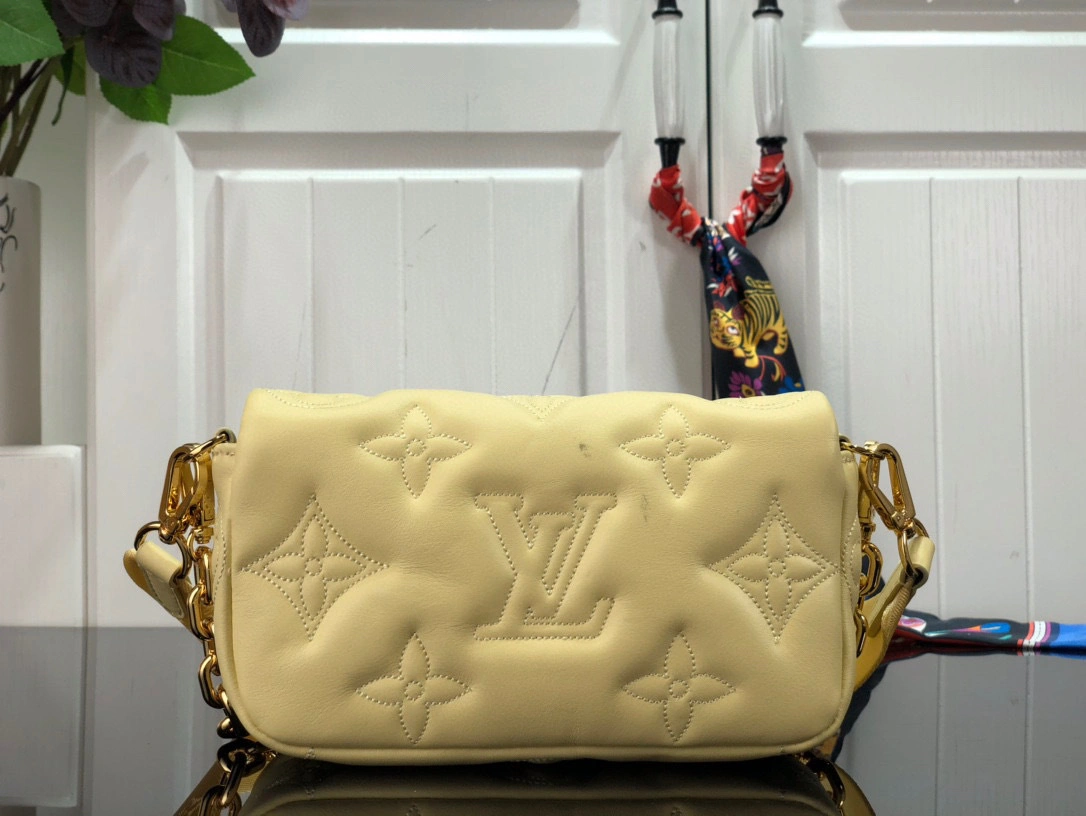 MOMO- M81400 Wallet on Strap Bubblegram Monogram item：B-B063E1722C
