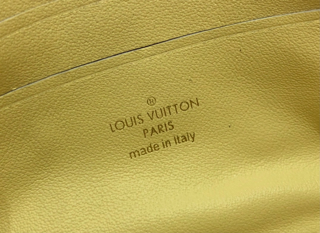 MOMO- M81400 Wallet on Strap Bubblegram Monogram item：B-B063E1722C