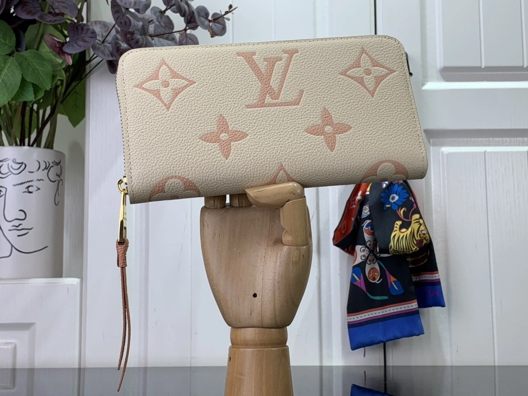 MOMO- M81914 item:D-B174A1507
