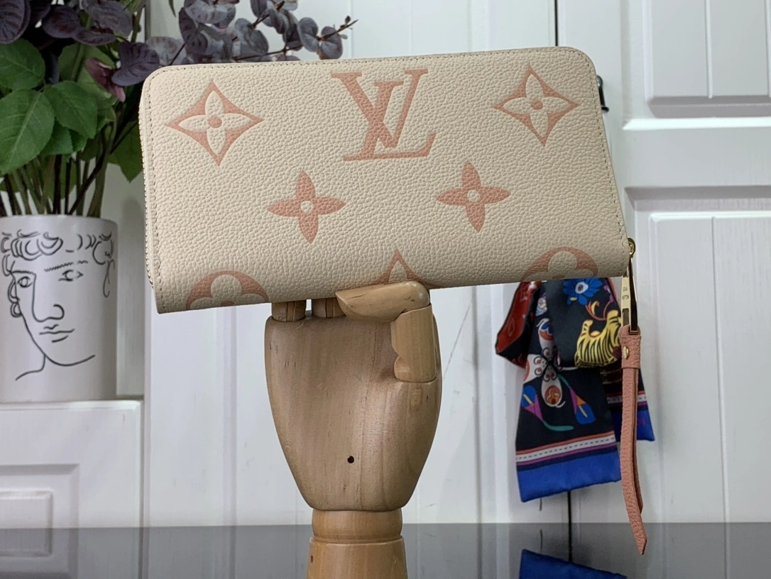 MOMO- M81914 item:D-B174A1507