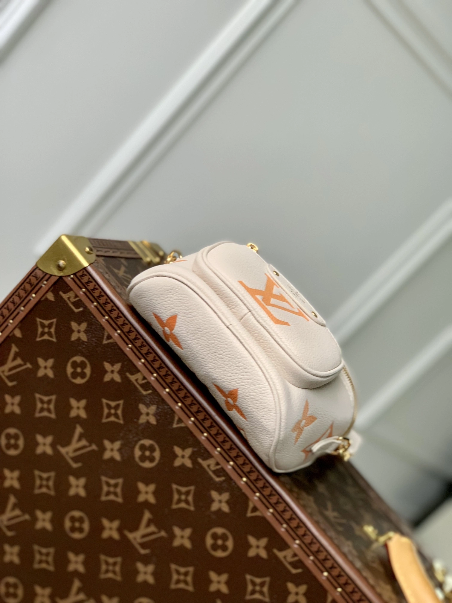 MOMO- M82208 item：C-B063F0979R