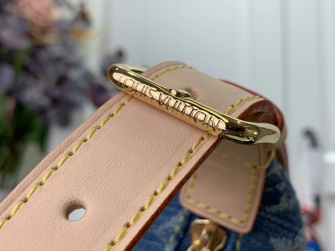 MOMO- M82949 item:D-B174A1543