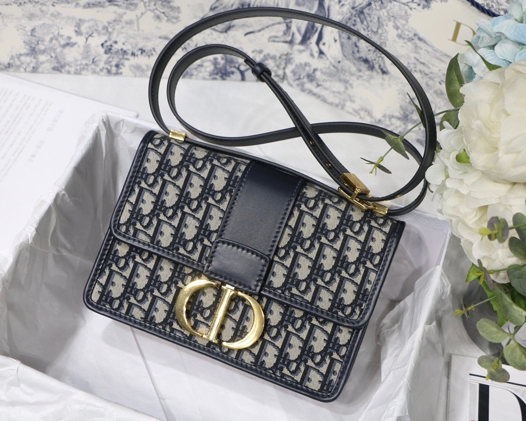 MOMO--M9203UTZQ_M928 M9203UTZQ-M928 item：C-B063H1705R