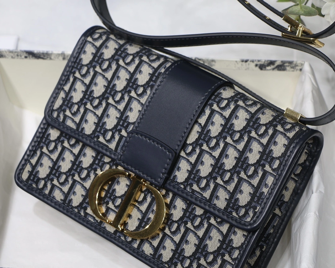 MOMO--M9203UTZQ_M928 M9203UTZQ-M928 item：C-B063H1705R