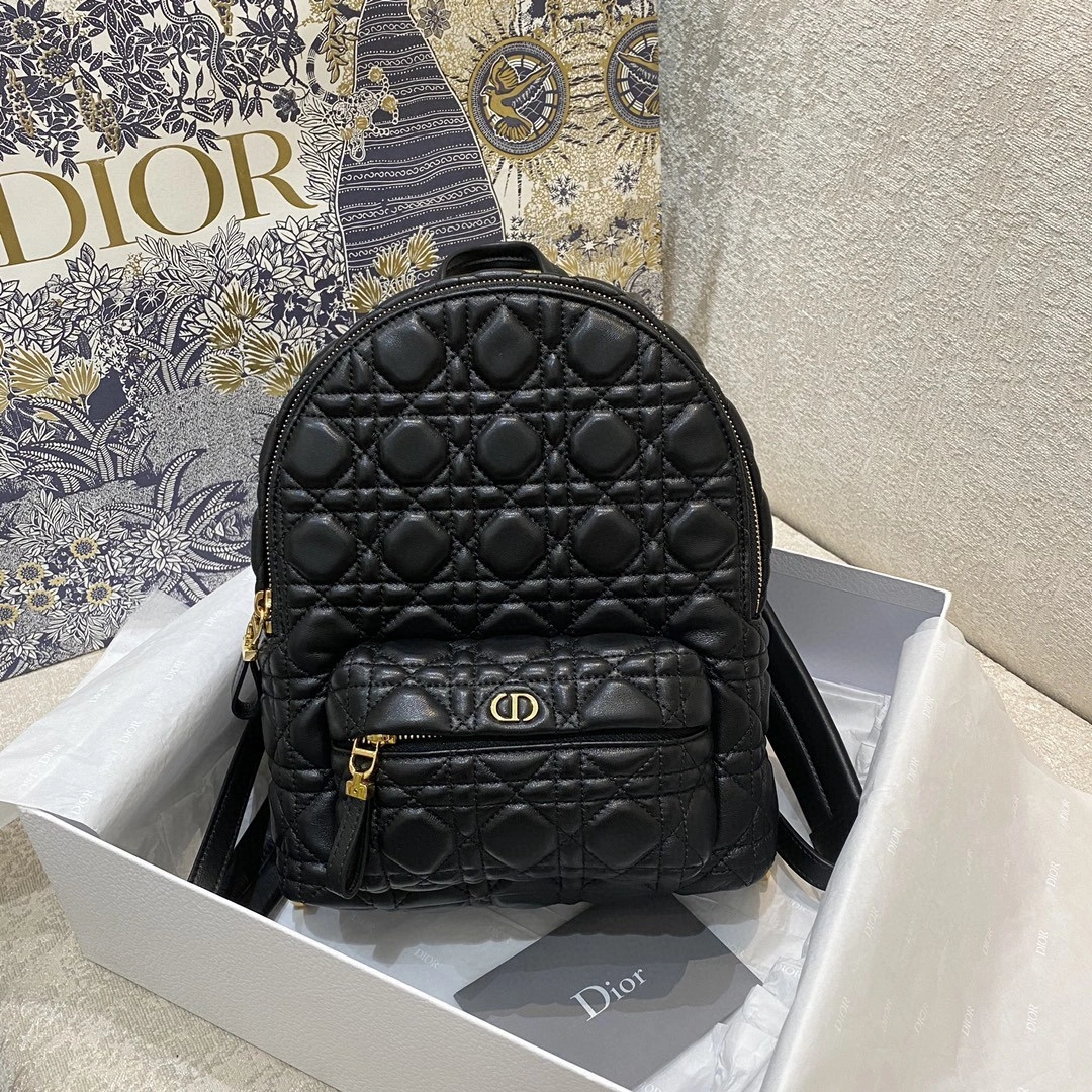 MOMO- M9221UNGF sheephide item:B-B00M1323